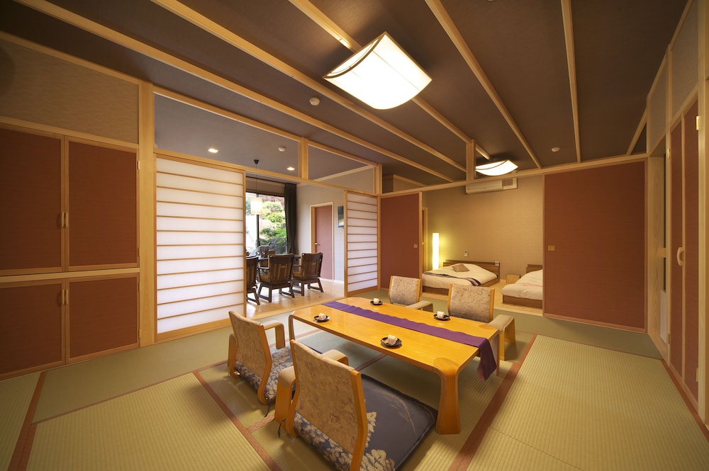 Deluxe Japanese Style Room with Tatami area, Open-air Bath photo 1