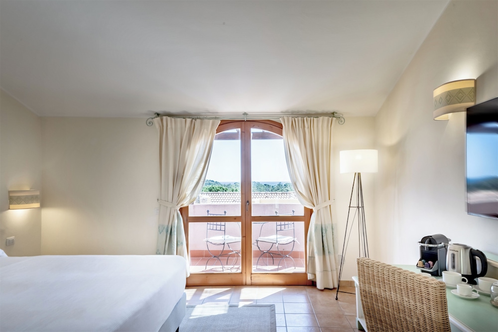 Standard Triple Room, Non Smoking - Photo 1