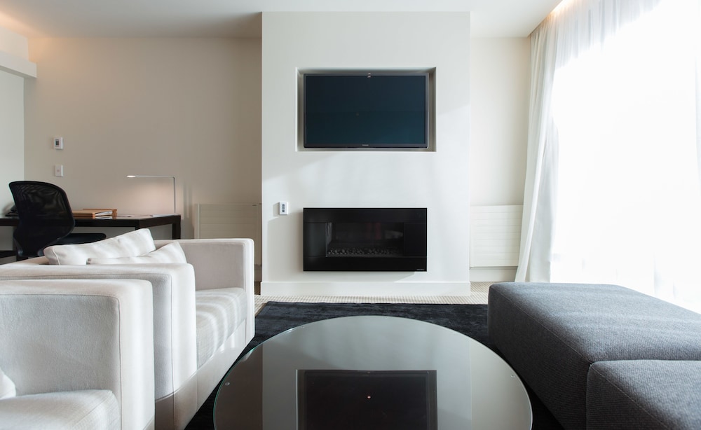 Business Suite, 1 King Bed, Mountain View