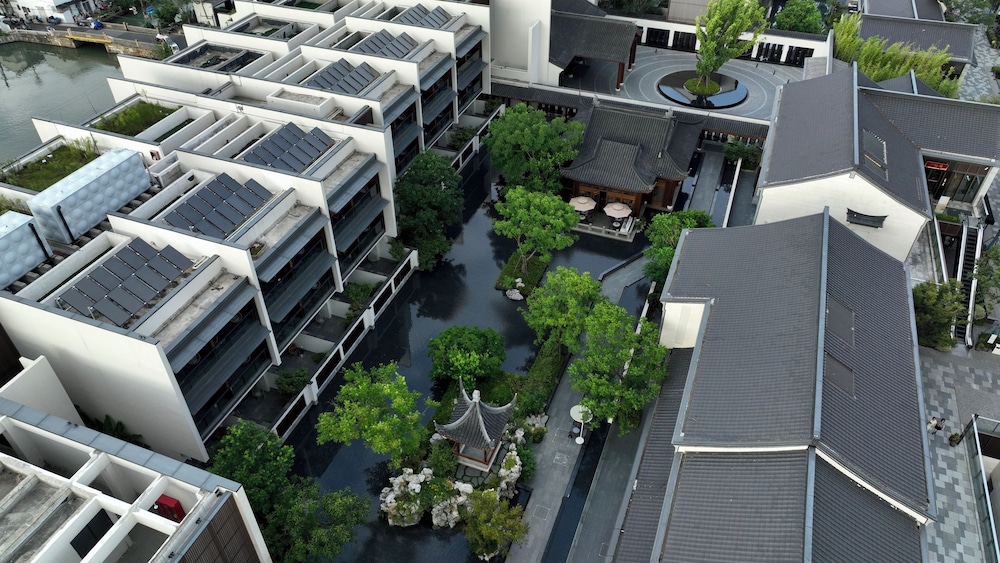 2 Twin Essential River View
