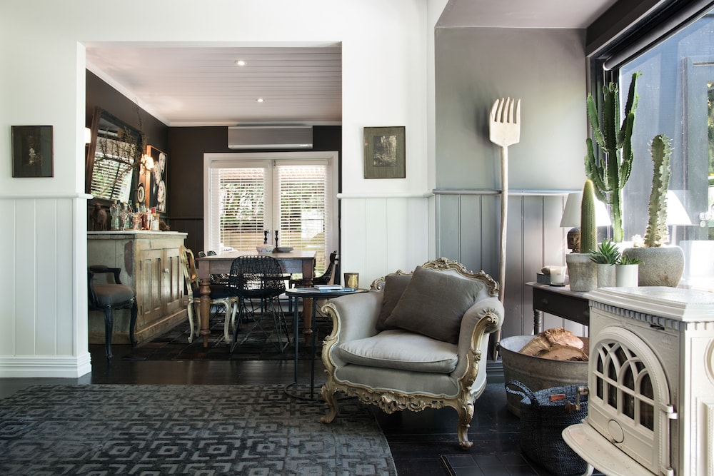 Luxury House photo 3