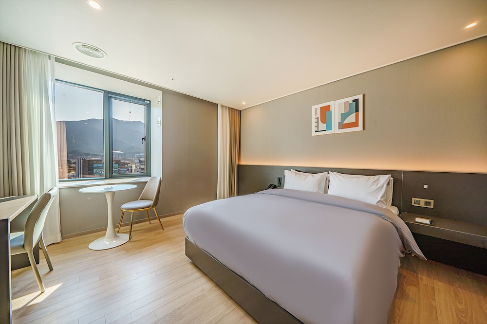 Premier Double Room - Photo 7
