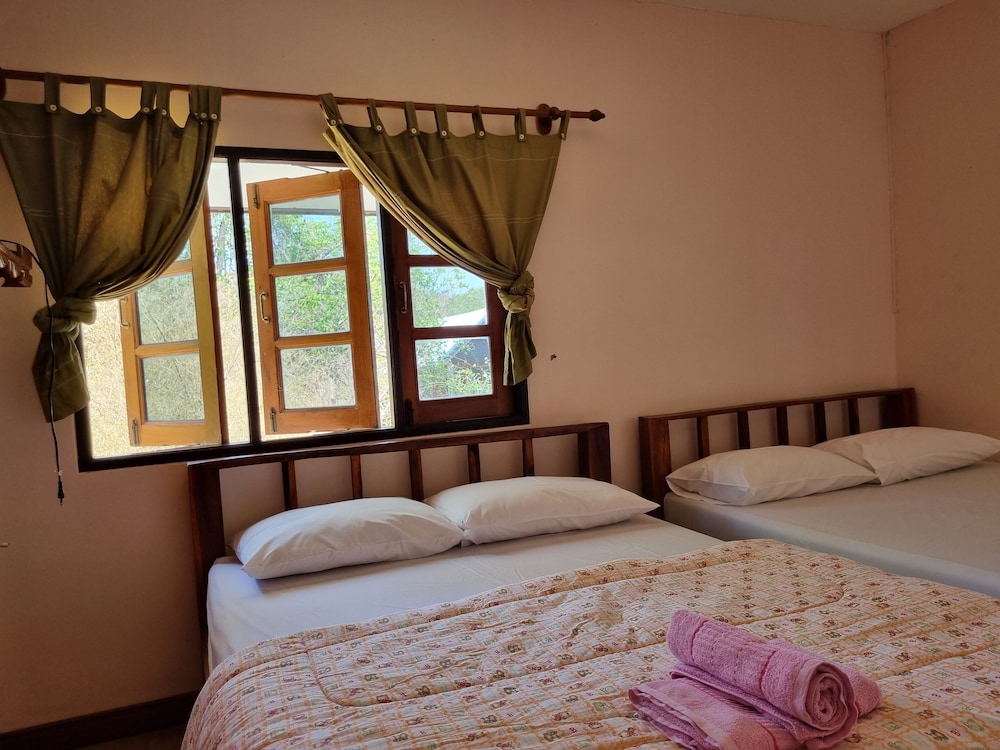 Family Quadruple Room - Photo 4