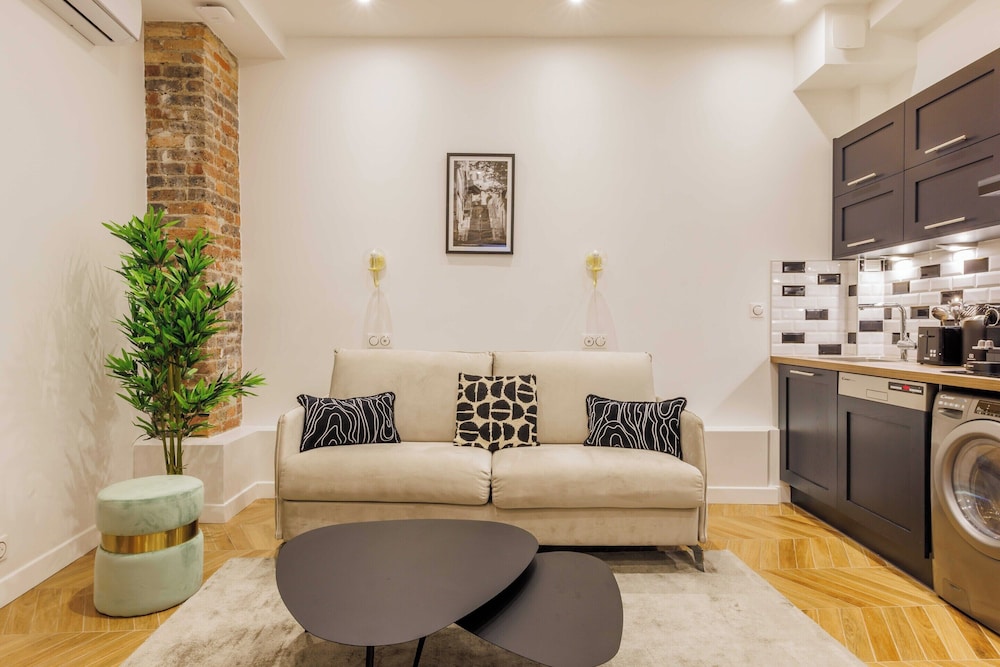 Apartment photo 1
