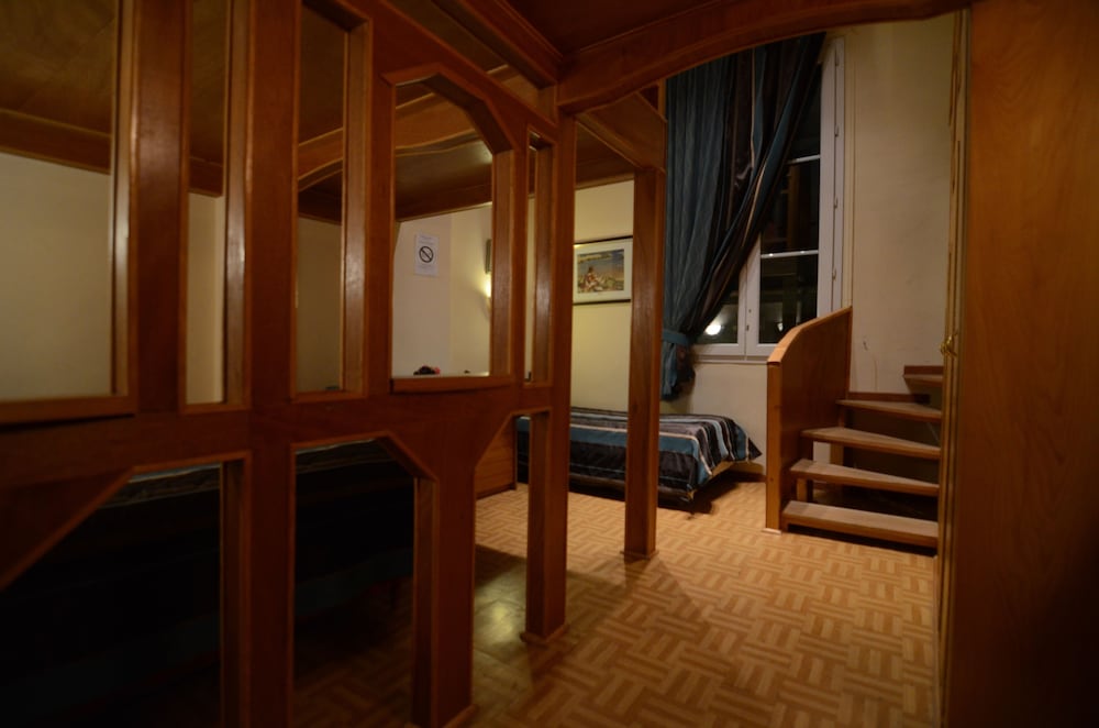 Family Room, Private Bathroom photo 3