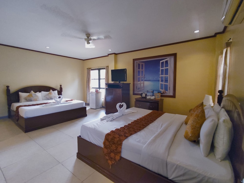 Jacuzzi Suite - Photo 14