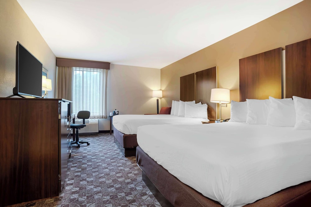 Standard Room, 2 Double Beds, Non Smoking, Refrigerator & Microwave (Pet Friendly) photo 2