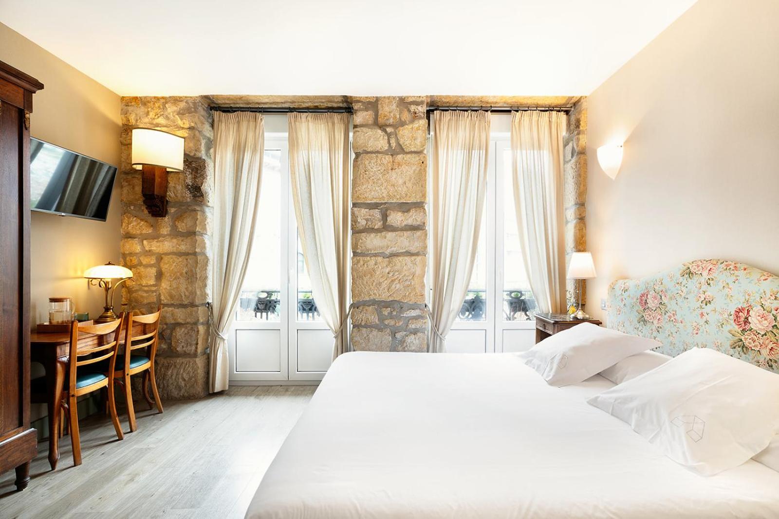 Superior Double or Twin Room - Photo 3