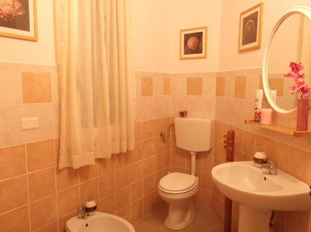 Superior Double Room, Shared Bathroom photo 3
