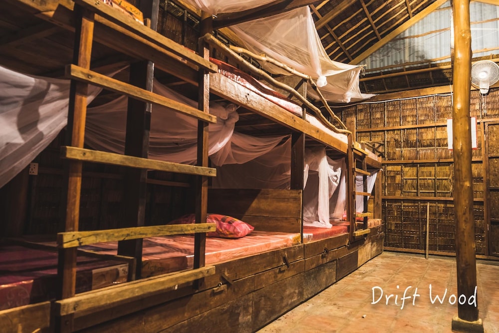 Bed in 16-Bed Mixed Shared Dormitory photo 1