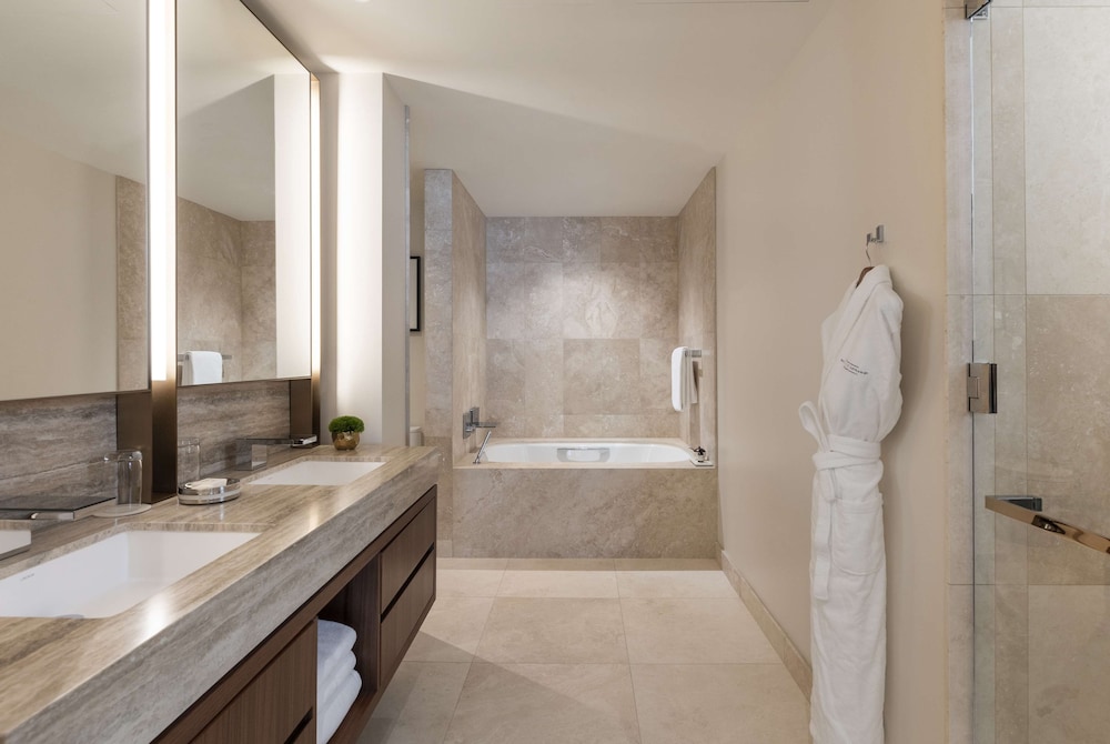 Room, 2 Double Beds, Lake View - Photo 4
