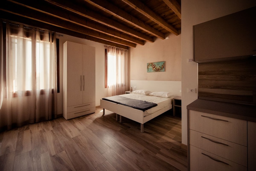 Deluxe Double Room, Patio, Garden View photo 1