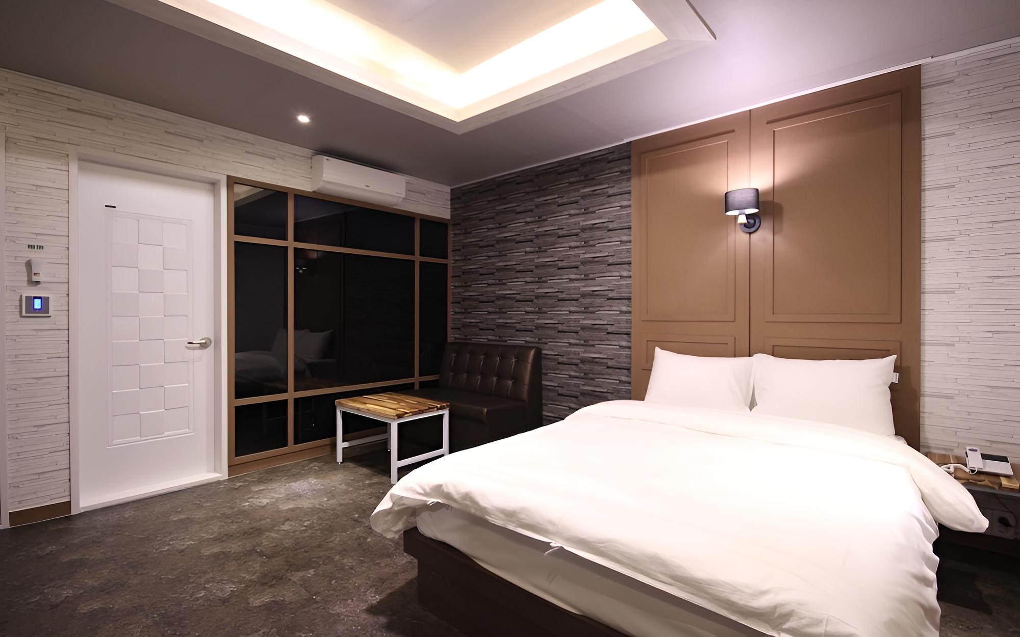 Room (Deluxe) - Photo 3