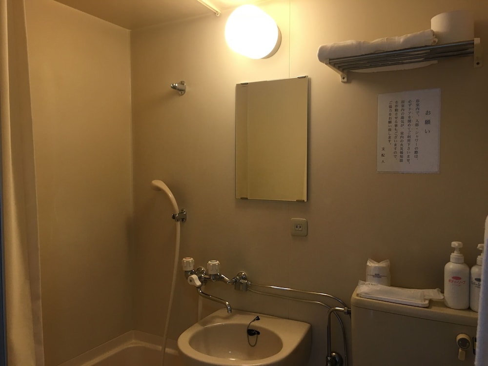 Economy Twin Room, Smoking - Photo 5