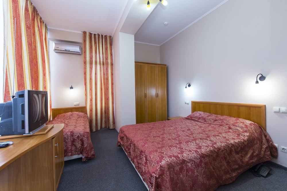 Standard Triple Room photo 3