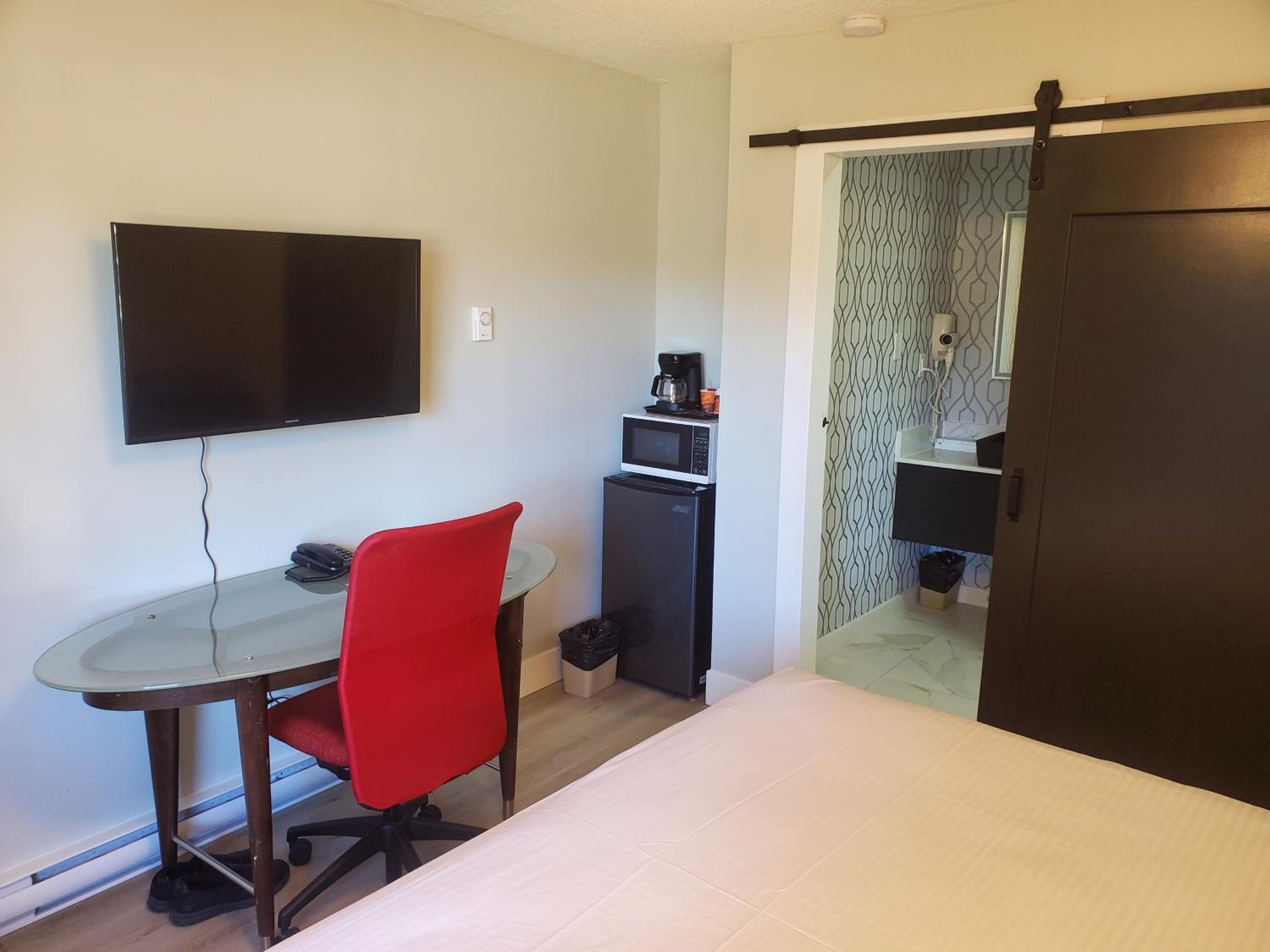 Deluxe King Room photo 1