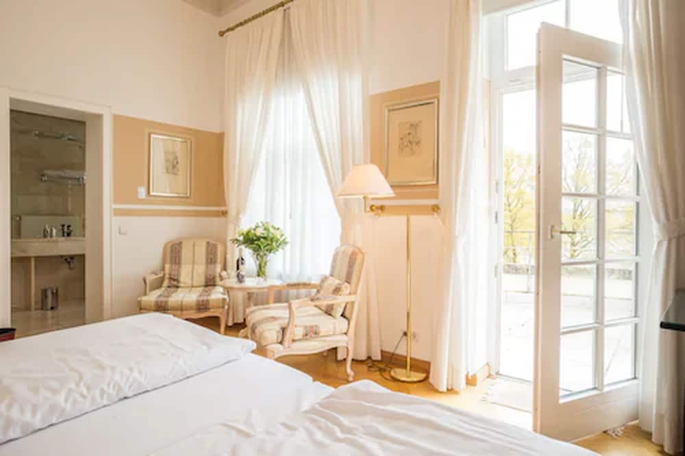 Deluxe Double Room photo 2