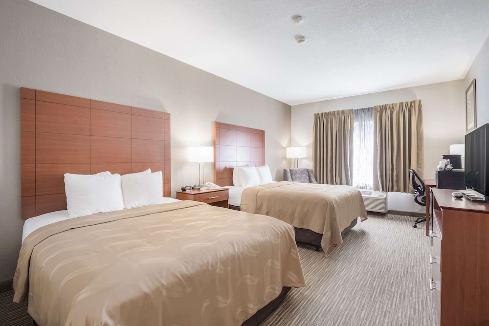 Room, 2 Queen Beds, Accessible, Non Smoking - Photo 1