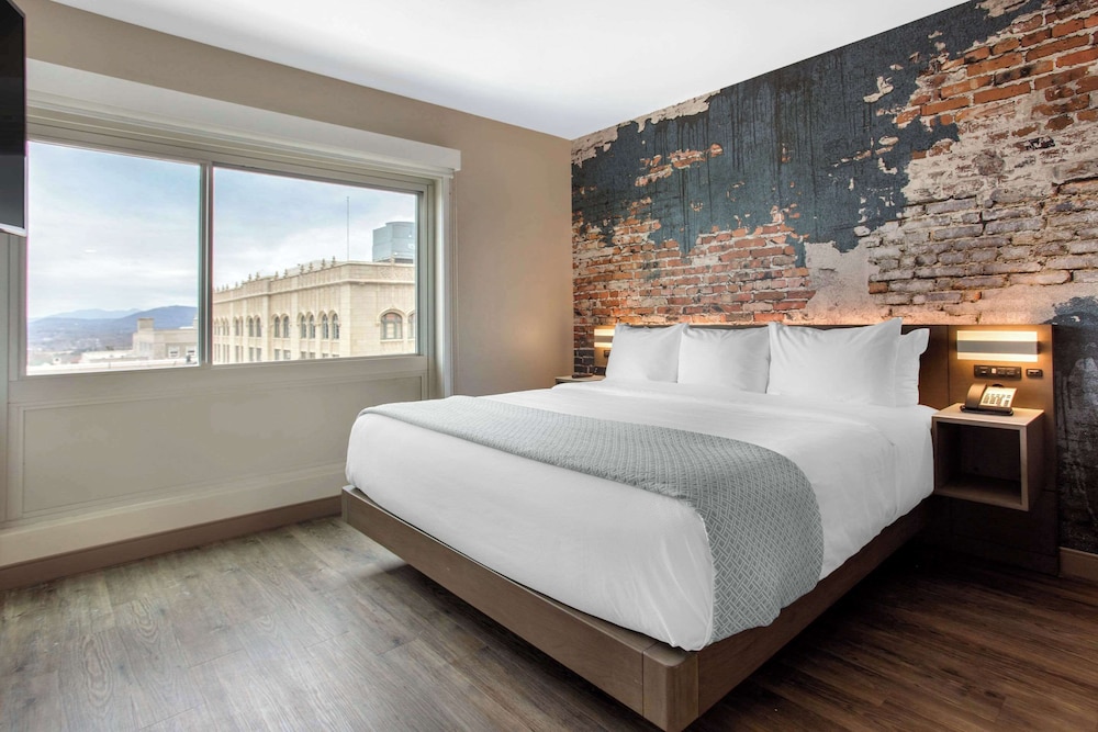 Suite, 1 King Bed, Non Smoking