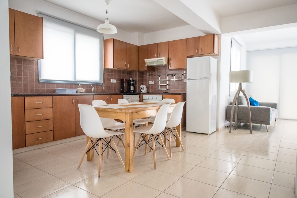 Apartment, 3 Bedrooms, Pool View (Split Level) photo 2
