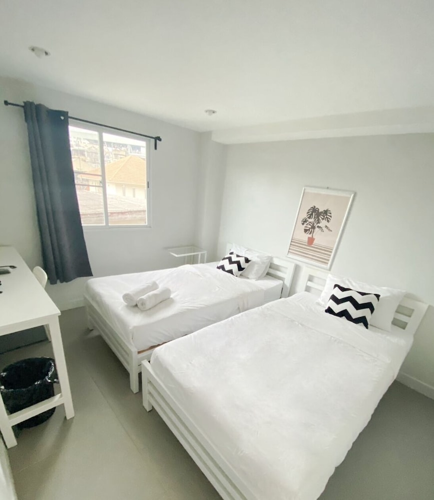 Double or Twin Room, Non Smoking, Corner photo 1