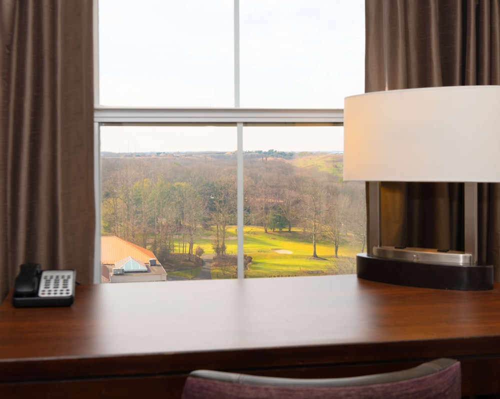 Room, 2 Double Beds, Golf View - Photo 2
