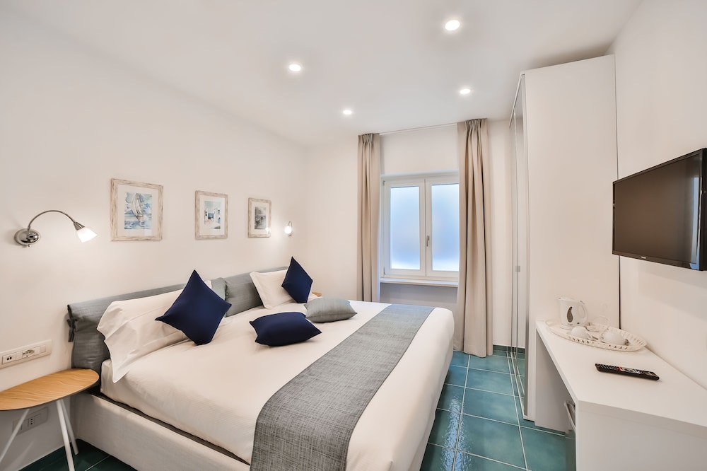 Superior Double or Twin Room photo 2