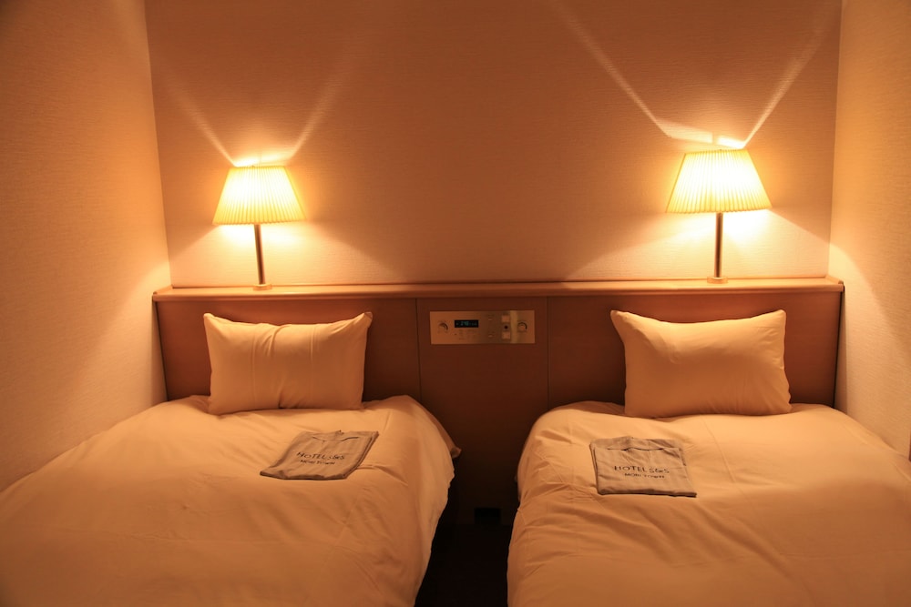 Twin Room, Smoking photo 2