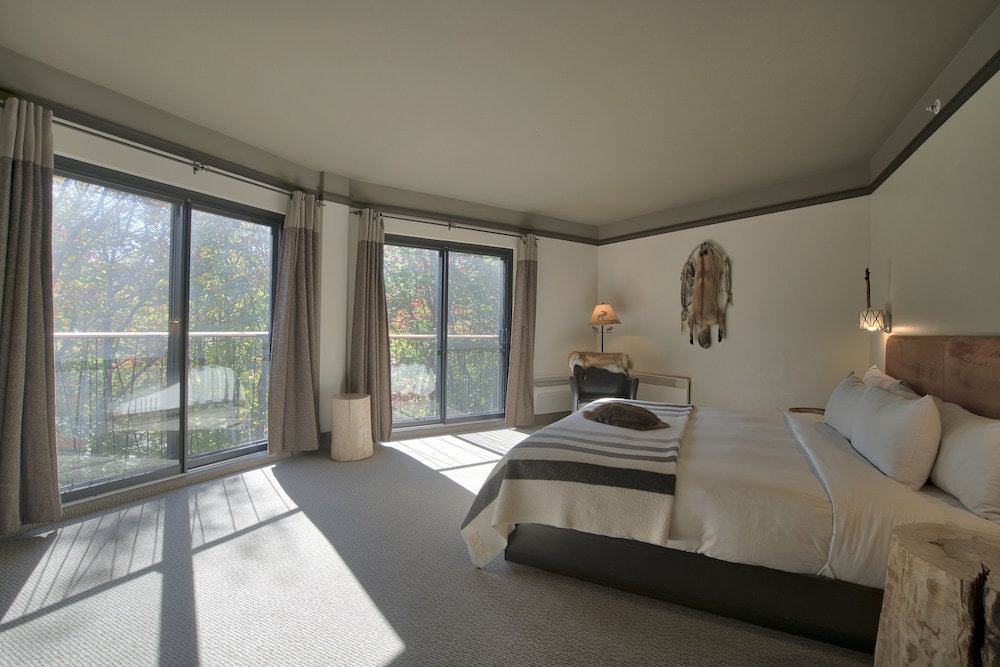 Superior Room, 1 King Bed photo 3