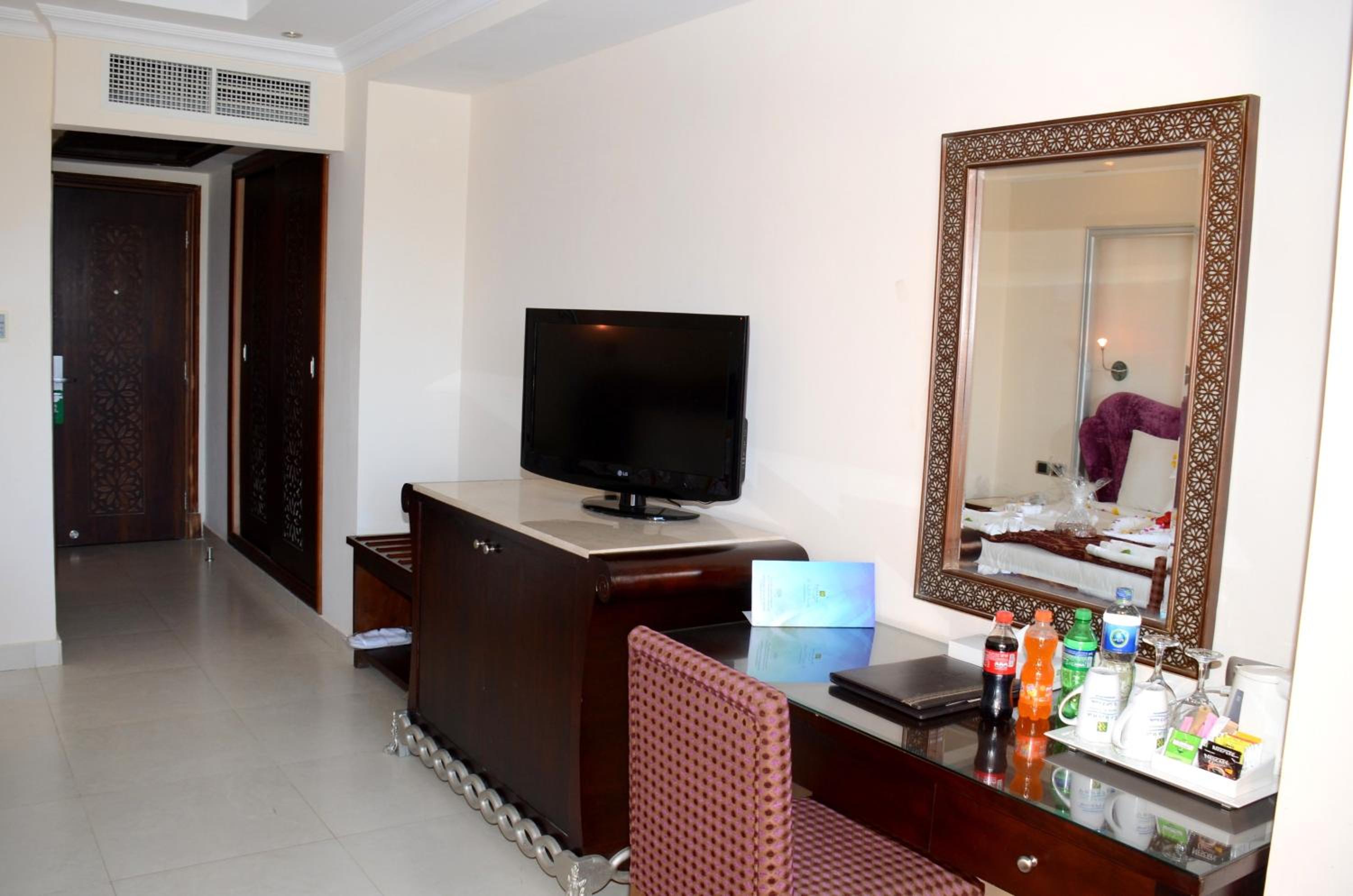 Royal Prestige photo 2