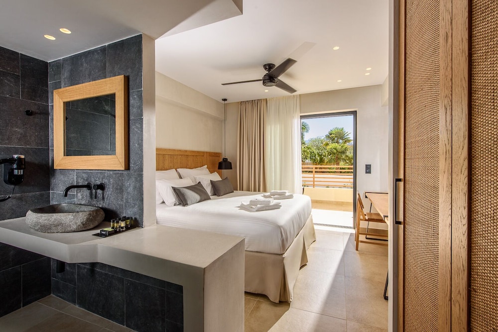 Deluxe Double Room, 1 Queen Bed, Non Smoking, Mountainside
