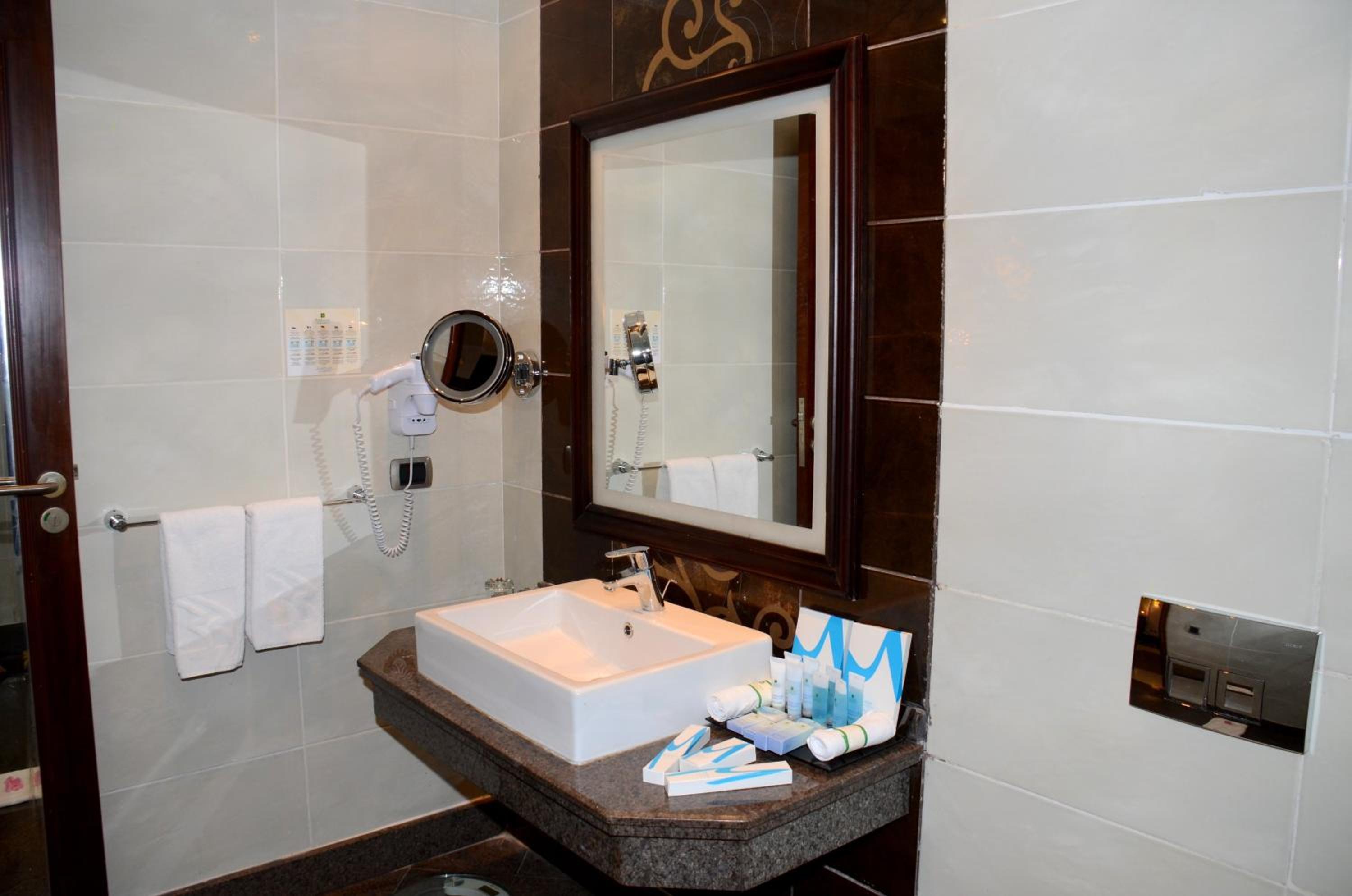 Royal Prestige photo 3