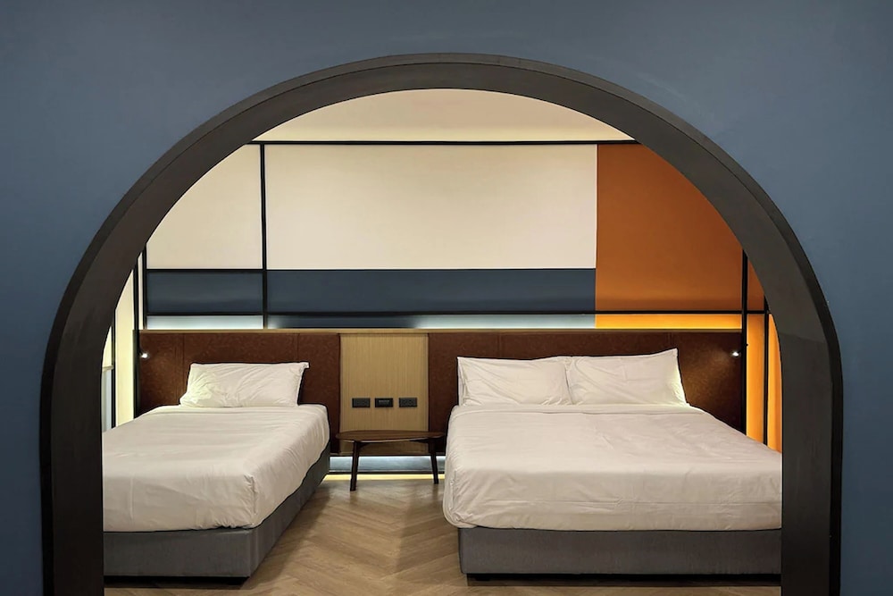 Deluxe King Suite