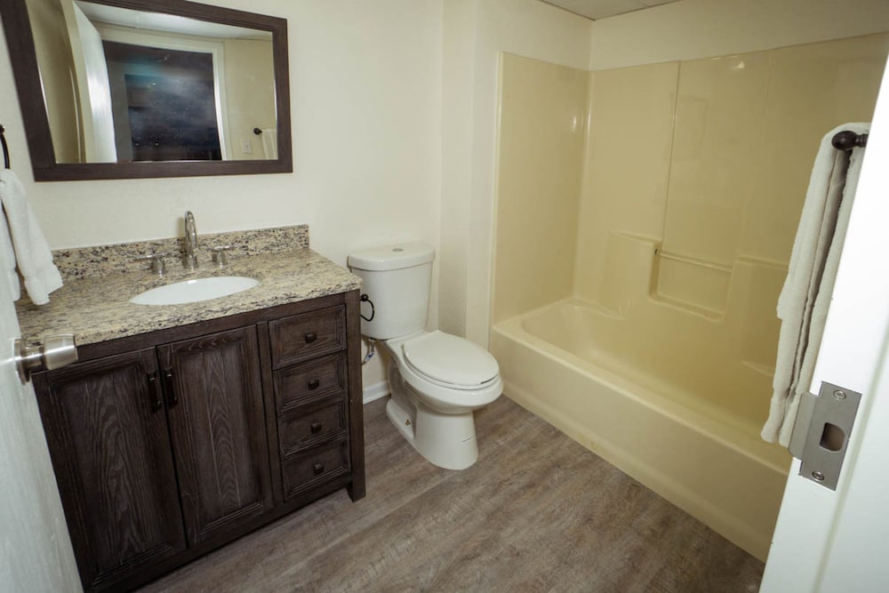 Comfort Studio, 2 Double Beds, Pool View photo 3
