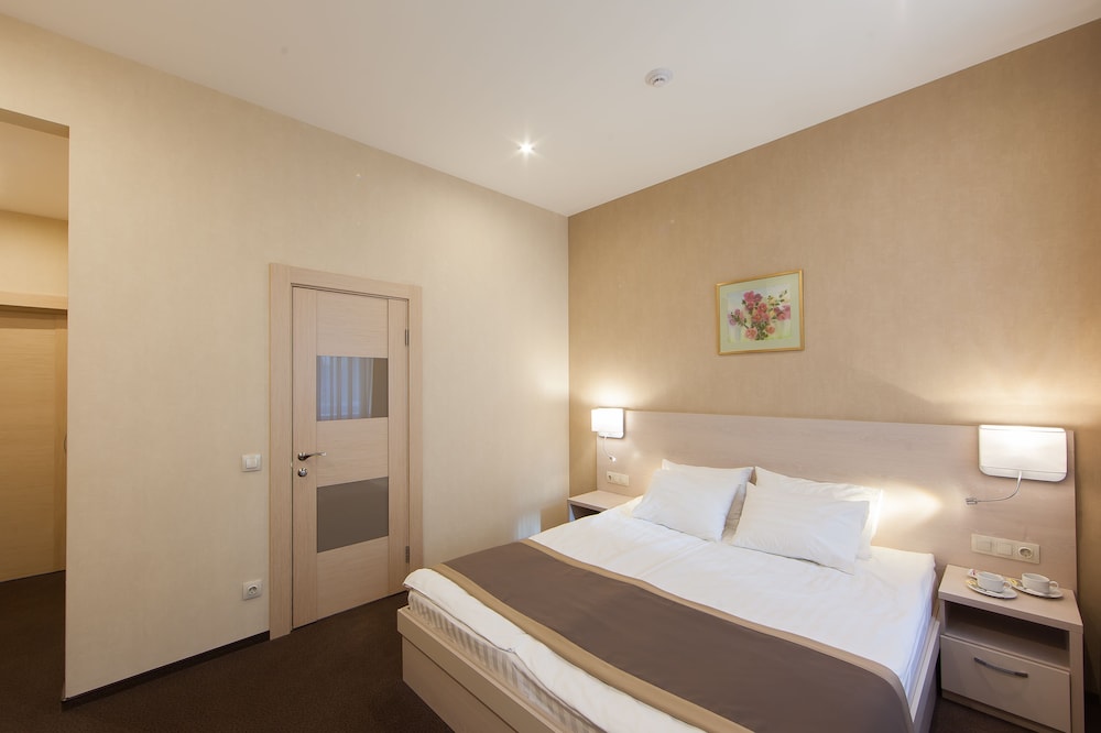 Standard Double or Twin Room photo 2