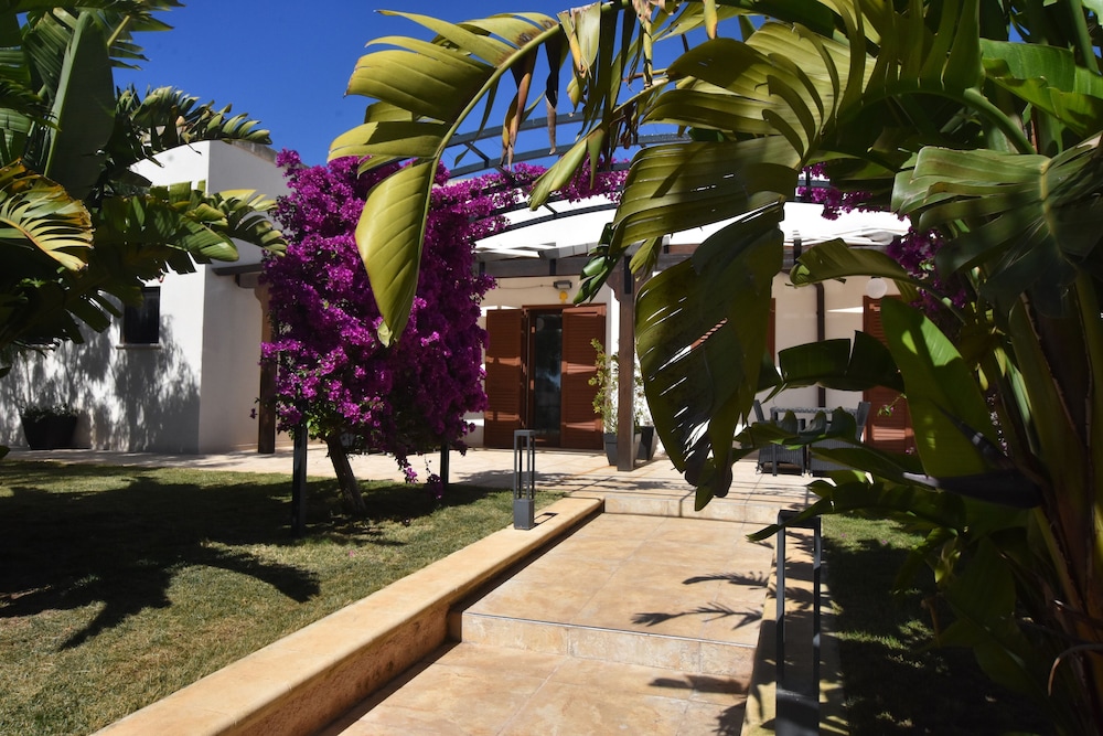 Executive Apartment, Garden View (Limone) photo 2