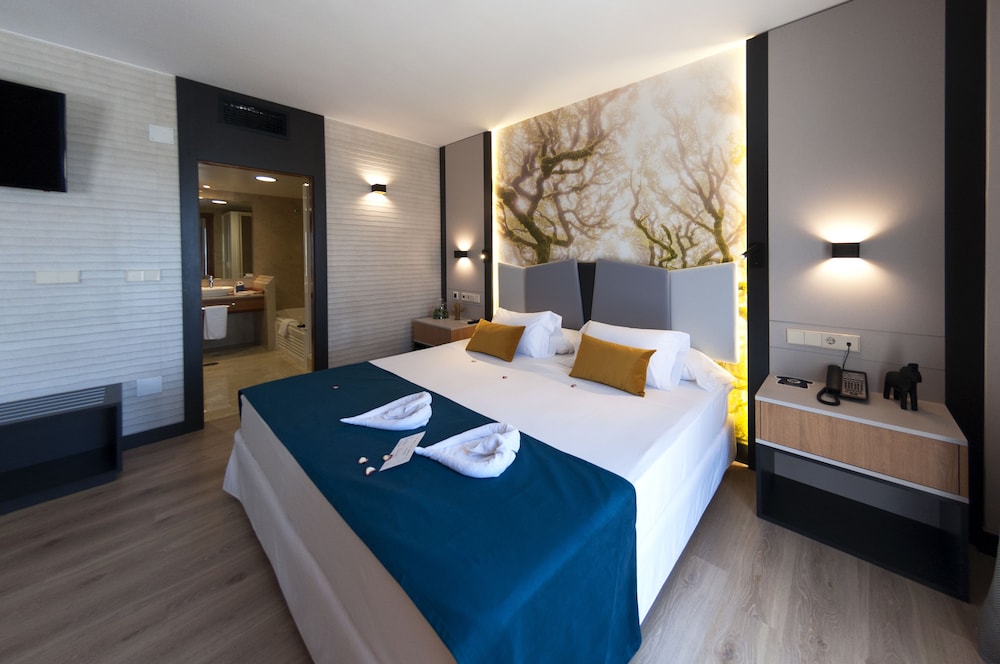 Premium Suite, Hot Tub, Garden View - Photo 3