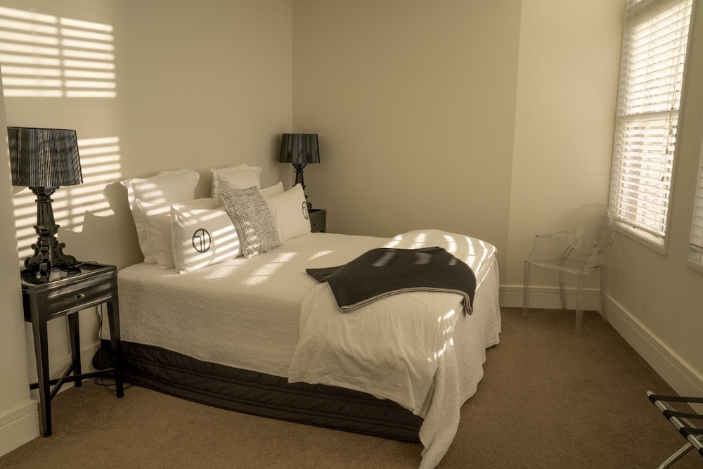 Pacific Room One photo 1