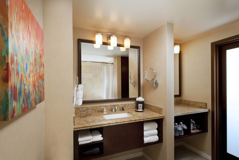 Executive Suite, 1 Bedroom, Mountain View - Photo 3