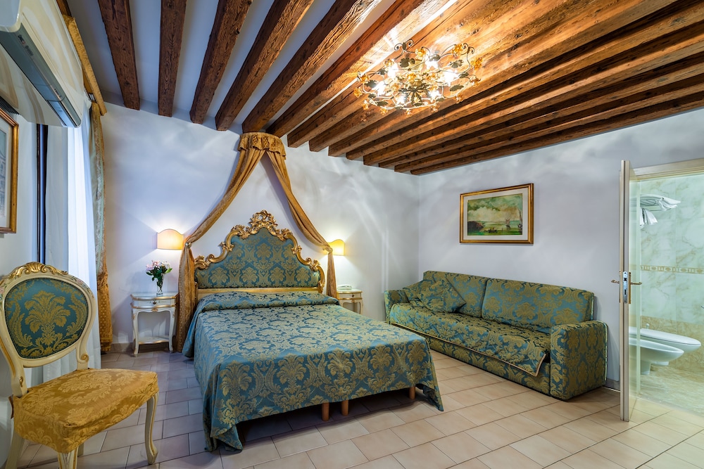 Quadruple Room photo 2