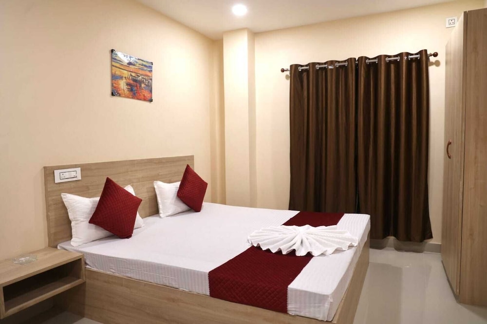 Deluxe Double or Twin Room, City View