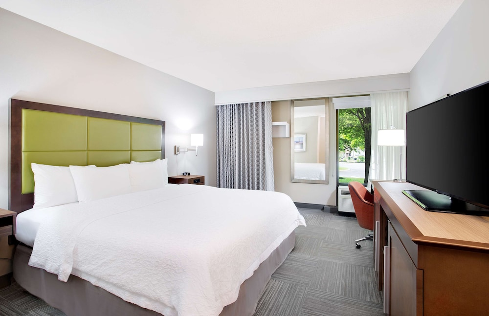 Room, 1 King Bed, Accessible (Hearing) - Photo 2