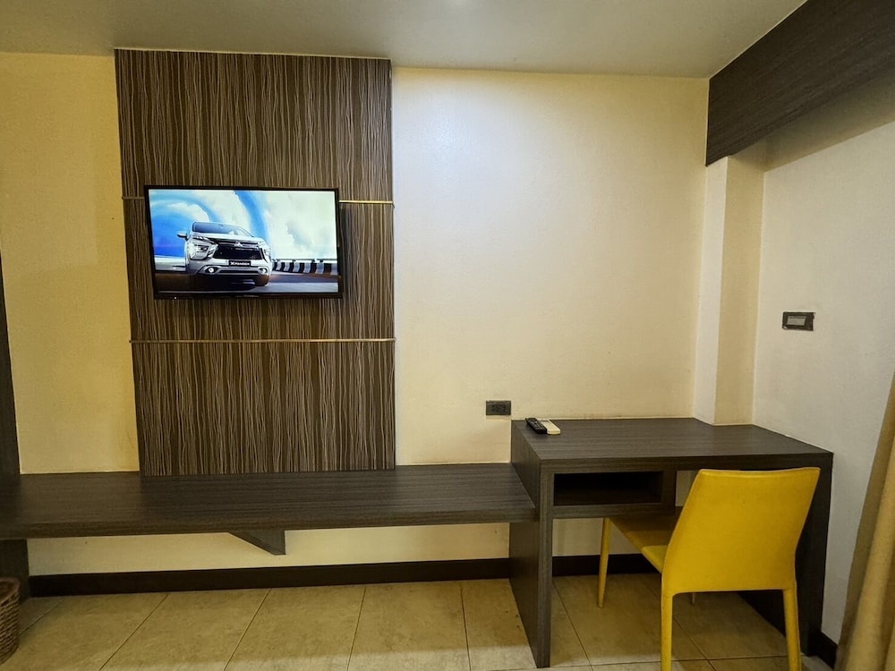 Deluxe Triple Room - Photo 8