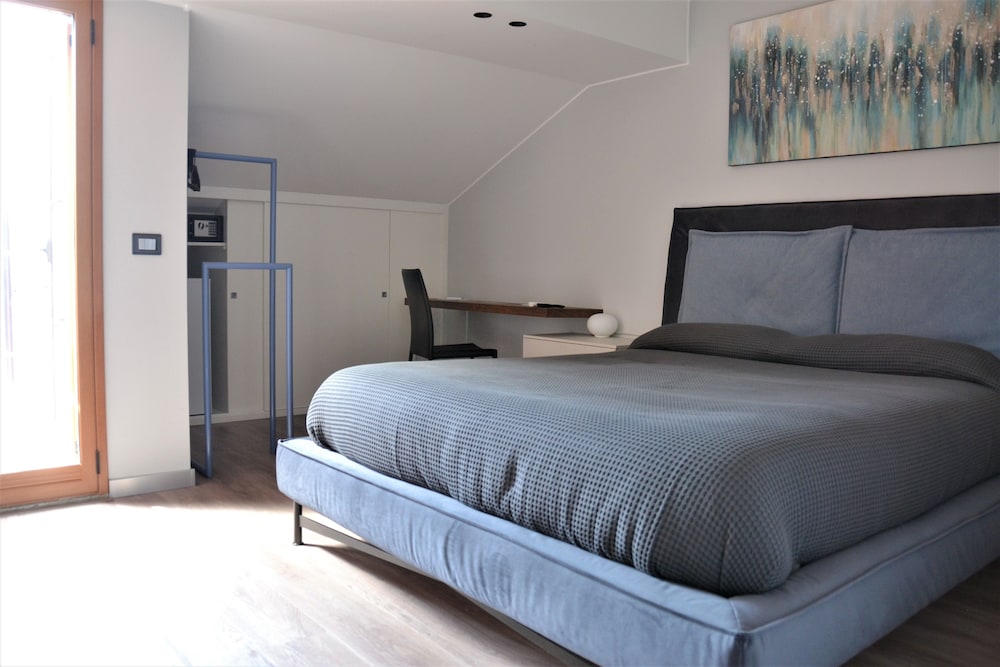 Luxury Double Room, 1 Queen Bed, Balcony, Sea View