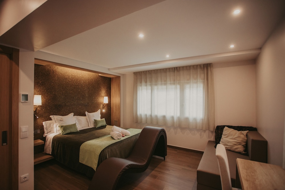 Deluxe Suite, Mountain View (Junior - Natura) photo 3
