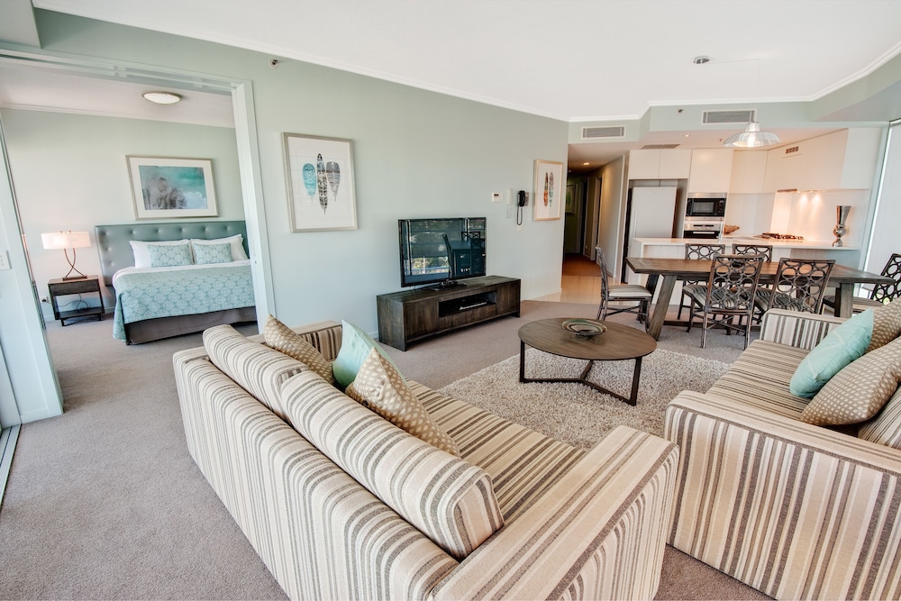 Apartment, 3 Bedrooms, Beach View - Photo 6