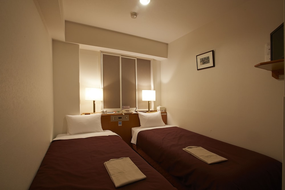 Economy Twin Room, Smoking photo 3