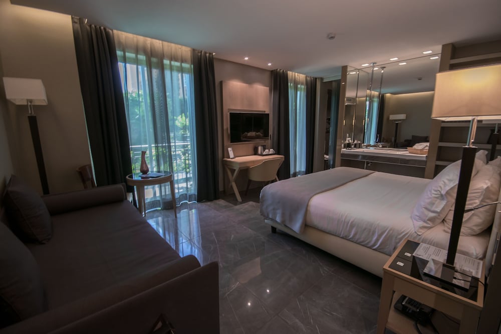 Deluxe Suite (Mini Suite Elegant) photo 2