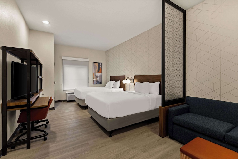 Suite, 2 Queen Beds, Non Smoking photo 1