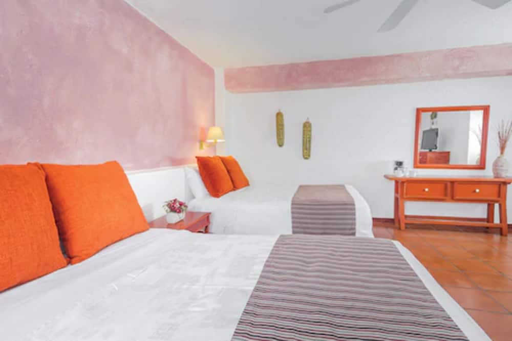 Standard Room, 2 Double Beds photo 2
